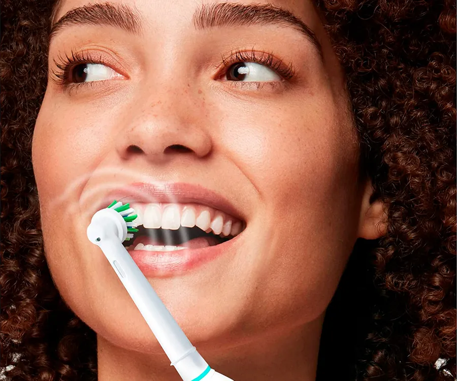 BRAUN ORAL-B Pro 1 750 Blanco + Estuche /  Cepillo de dientes eléctrico recargab... (6)