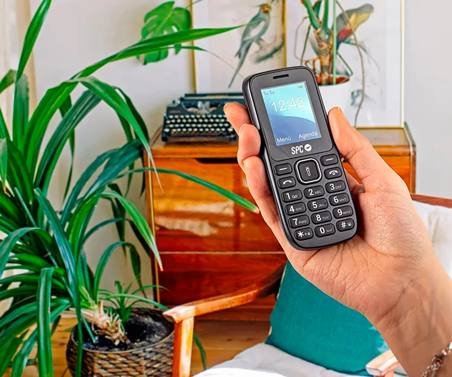 SPC TALK, un móvil compacto y práctico con Bluetooth, radio